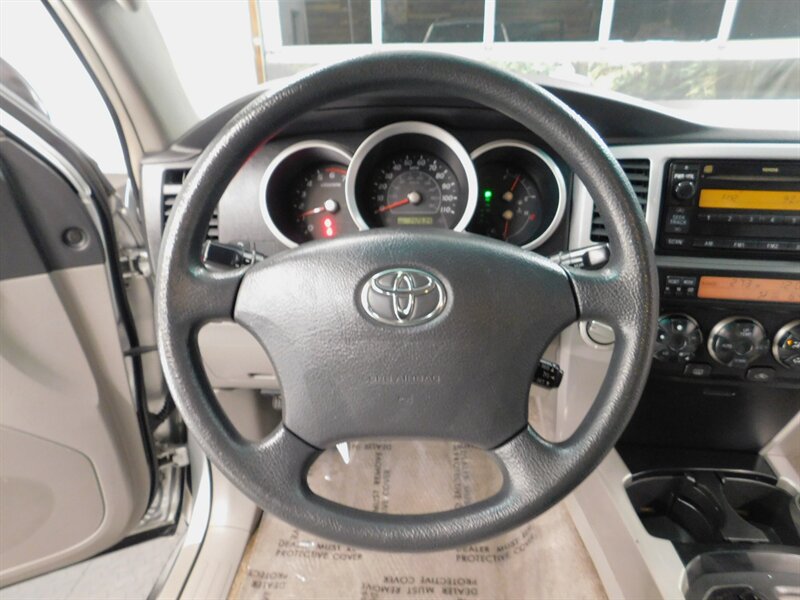 2006 Toyota 4Runner SR5 4WD / 4.0L V6 / NEW LIFTED w/ WHEELS TIRES  LIFTED w/ NEW WHEELS & TIRES - Photo 30 - Gladstone, OR 97027