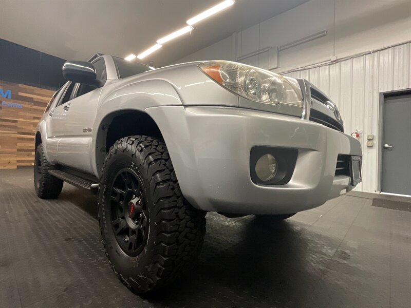 2006 Toyota 4Runner SR5 4WD / 4.0L V6 / NEW LIFTED w/ WHEELS TIRES  LIFTED w/ NEW WHEELS & TIRES - Photo 10 - Gladstone, OR 97027