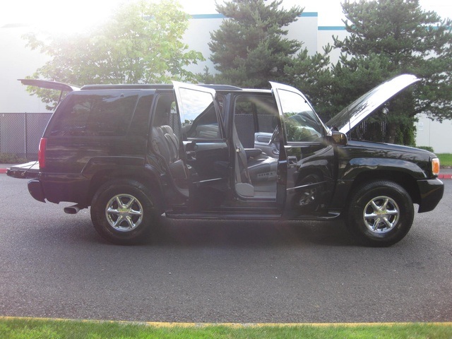 2000 GMC Yukon Denali 4WD   - Photo 21 - Portland, OR 97217