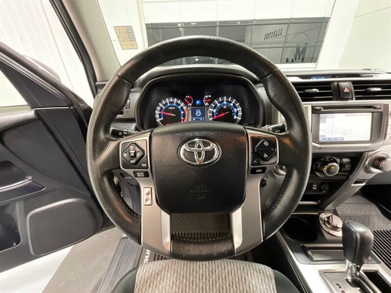 2018 Toyota 4Runner SR5 4X4 / V6 / THIRD ROW SEAT / 39K MILES / 1-OWNER LOCAL - Photo 58 - Gladstone, OR 97027