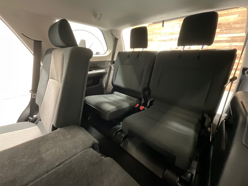 2018 Toyota 4Runner SR5 4X4 / V6 / THIRD ROW SEAT / 39K MILES / 1-OWNER LOCAL - Photo 15 - Gladstone, OR 97027