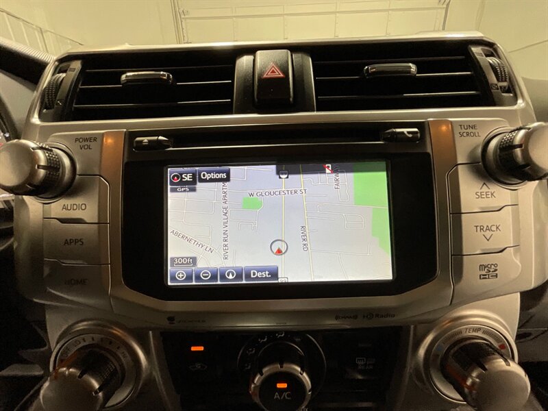 2018 Toyota 4Runner SR5 4X4 / V6 / THIRD ROW SEAT / 39K MILES / 1-OWNER LOCAL - Photo 52 - Gladstone, OR 97027