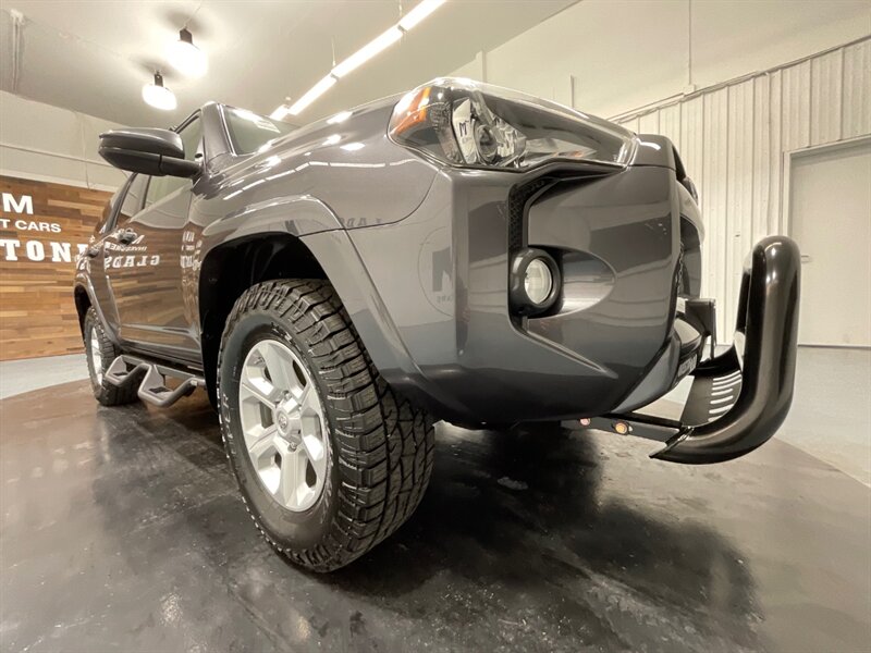 2018 Toyota 4Runner SR5 4X4 / V6 / THIRD ROW SEAT / 39K MILES / 1-OWNER LOCAL - Photo 39 - Gladstone, OR 97027