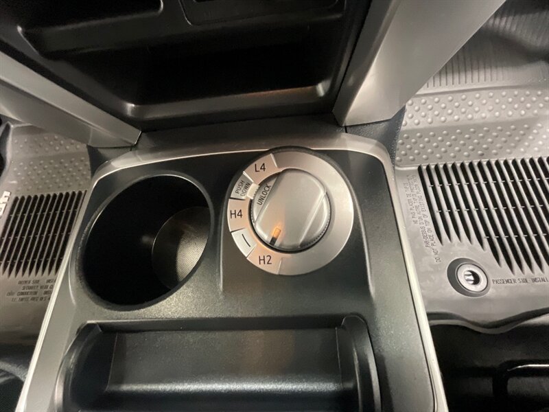 2018 Toyota 4Runner SR5 4X4 / V6 / THIRD ROW SEAT / 39K MILES / 1-OWNER LOCAL - Photo 54 - Gladstone, OR 97027