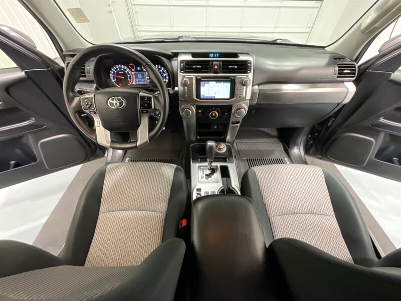 2018 Toyota 4Runner SR5 4X4 / V6 / THIRD ROW SEAT / 39K MILES / 1-OWNER LOCAL - Photo 44 - Gladstone, OR 97027