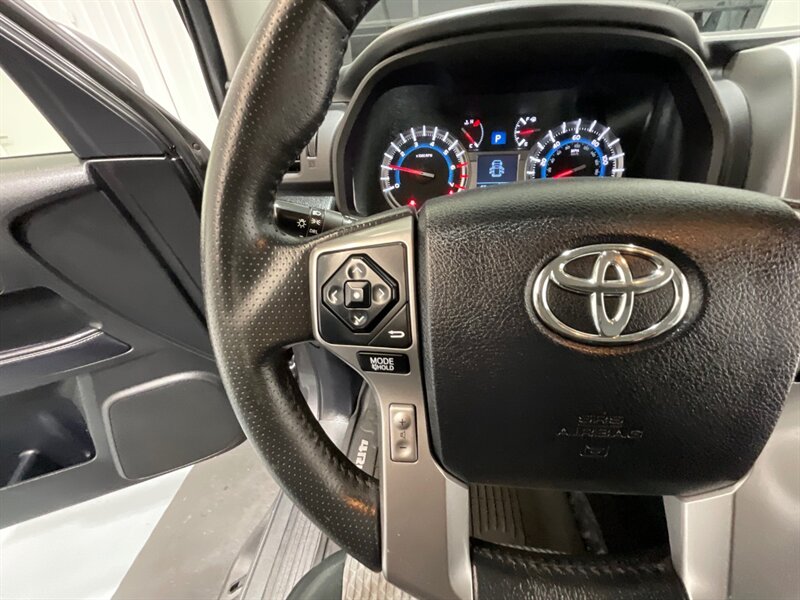 2018 Toyota 4Runner SR5 4X4 / V6 / THIRD ROW SEAT / 39K MILES / 1-OWNER LOCAL - Photo 59 - Gladstone, OR 97027