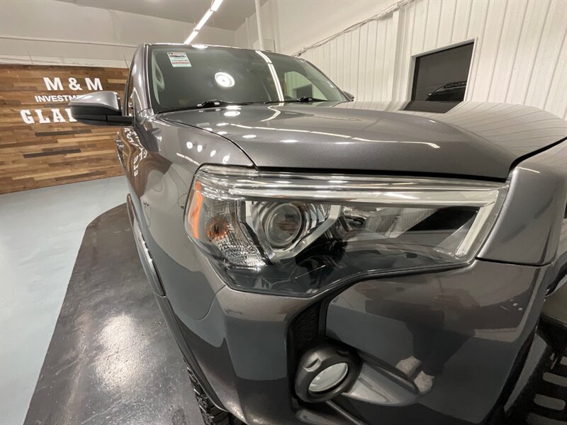 2018 Toyota 4Runner SR5 4X4 / V6 / THIRD ROW SEAT / 39K MILES / 1-OWNER LOCAL - Photo 26 - Gladstone, OR 97027
