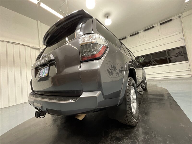 2018 Toyota 4Runner SR5 4X4 / V6 / THIRD ROW SEAT / 39K MILES / 1-OWNER LOCAL - Photo 41 - Gladstone, OR 97027