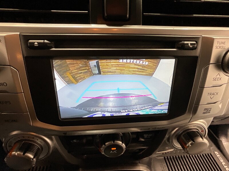 2018 Toyota 4Runner SR5 4X4 / V6 / THIRD ROW SEAT / 39K MILES / 1-OWNER LOCAL - Photo 23 - Gladstone, OR 97027