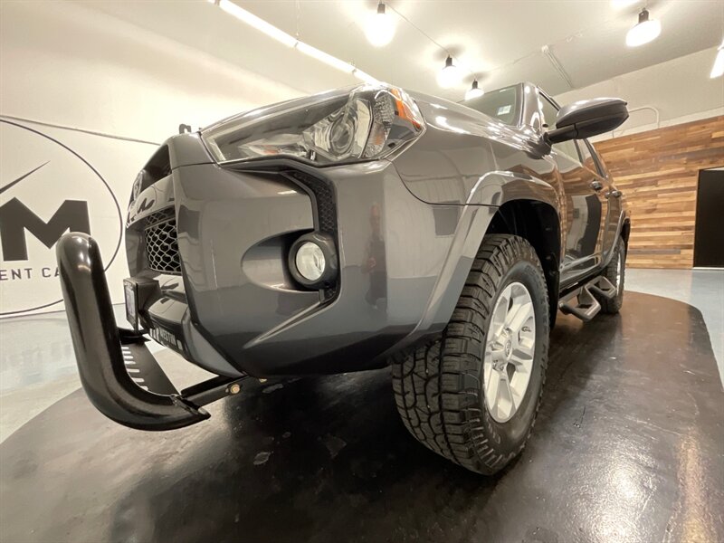 2018 Toyota 4Runner SR5 4X4 / V6 / THIRD ROW SEAT / 39K MILES / 1-OWNER LOCAL - Photo 38 - Gladstone, OR 97027