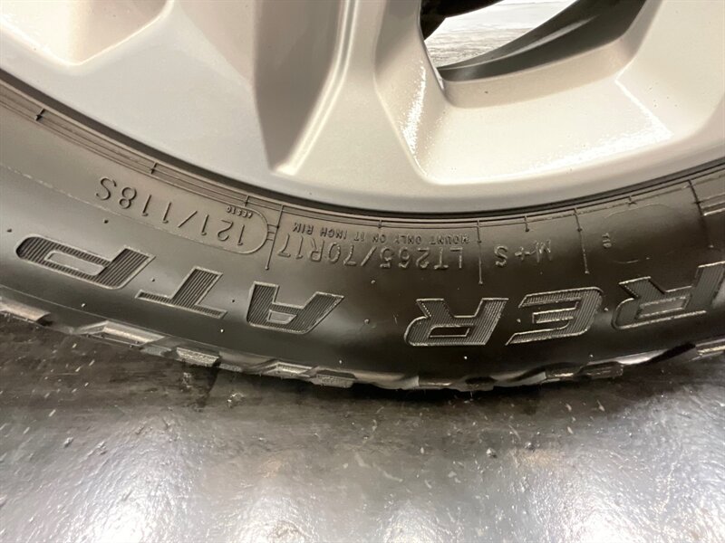 2018 Toyota 4Runner SR5 4X4 / V6 / THIRD ROW SEAT / 39K MILES / 1-OWNER LOCAL - Photo 36 - Gladstone, OR 97027