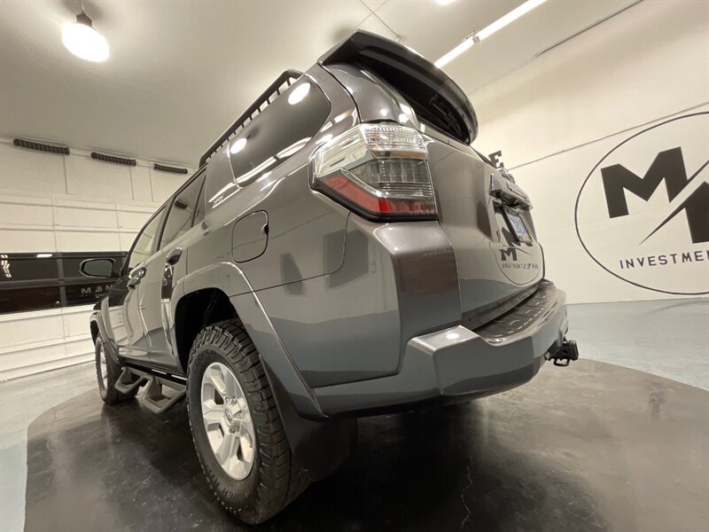 2018 Toyota 4Runner SR5 4X4 / V6 / THIRD ROW SEAT / 39K MILES / 1-OWNER LOCAL - Photo 40 - Gladstone, OR 97027