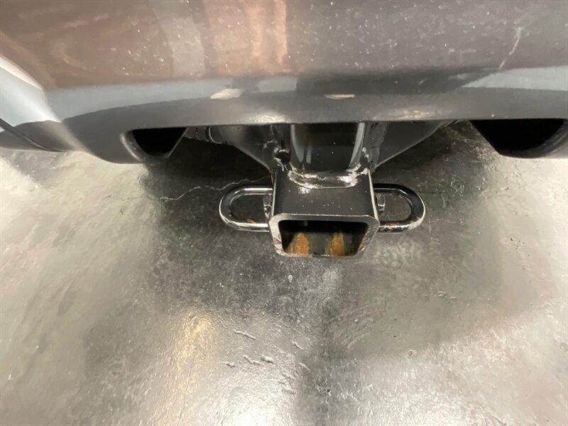 2018 Toyota 4Runner SR5 4X4 / V6 / THIRD ROW SEAT / 39K MILES / 1-OWNER LOCAL - Photo 37 - Gladstone, OR 97027