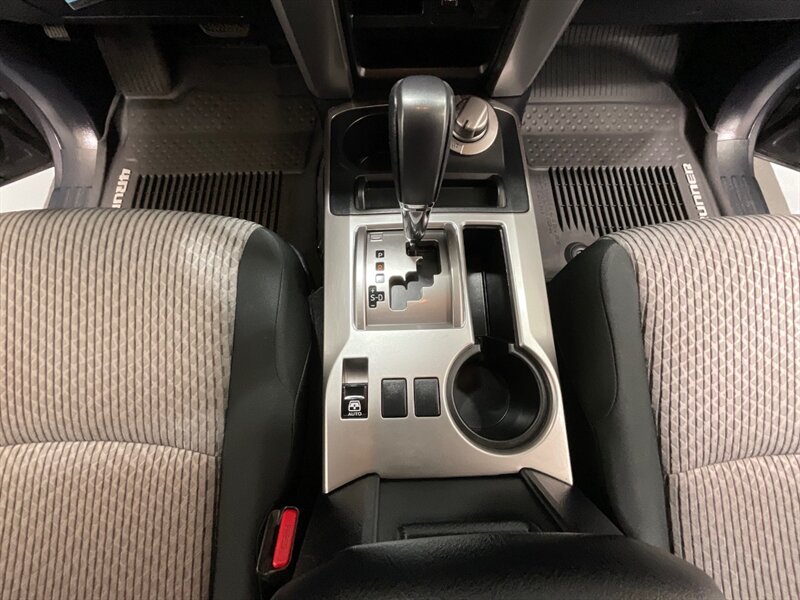 2018 Toyota 4Runner SR5 4X4 / V6 / THIRD ROW SEAT / 39K MILES / 1-OWNER LOCAL - Photo 53 - Gladstone, OR 97027