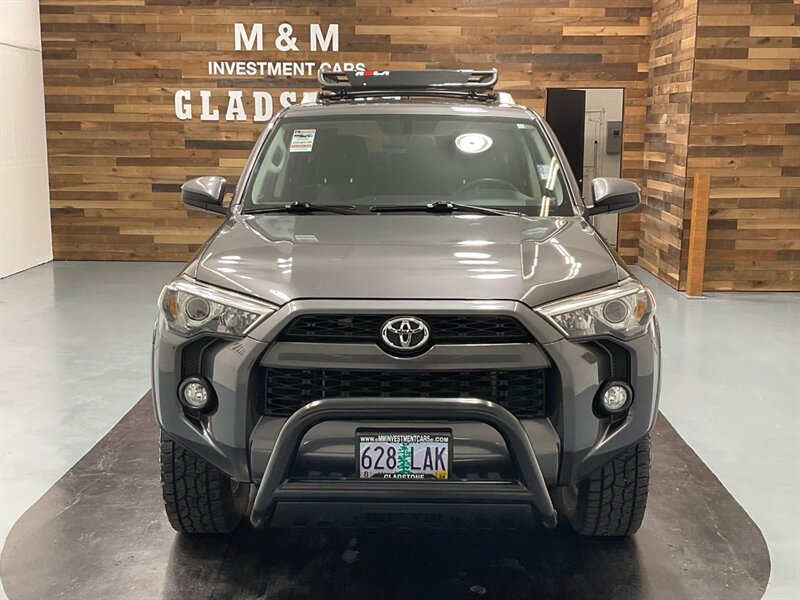 2018 Toyota 4Runner SR5 4X4 / V6 / THIRD ROW SEAT / 39K MILES / 1-OWNER LOCAL - Photo 6 - Gladstone, OR 97027