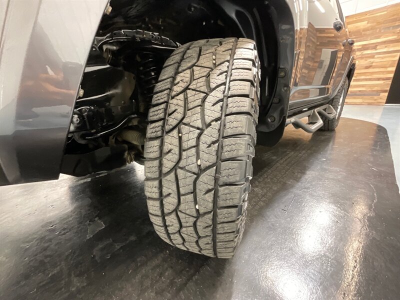 2018 Toyota 4Runner SR5 4X4 / V6 / THIRD ROW SEAT / 39K MILES / 1-OWNER LOCAL - Photo 24 - Gladstone, OR 97027