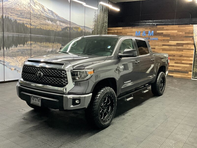 2018 Toyota Tundra SR5 CrewMax 4X4 / 5.7L V8 / LIFTED / 18,000 MILES  1-OWNER LOCAL TRUCK / TRD OFF ROAD PKG/RUST FREE / LIFTED / SHARP & CLEAN !! - Photo 1 - Gladstone, OR 97027