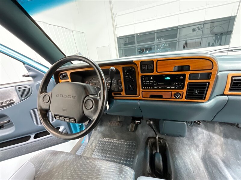 1996 Dodge Ram 2500 Laramie SLT 4X4 / 8.0L V10 /1-OWNER / 54,000 MILES  / NO RUST / CLEAN - Photo 45 - Gladstone, OR 97027