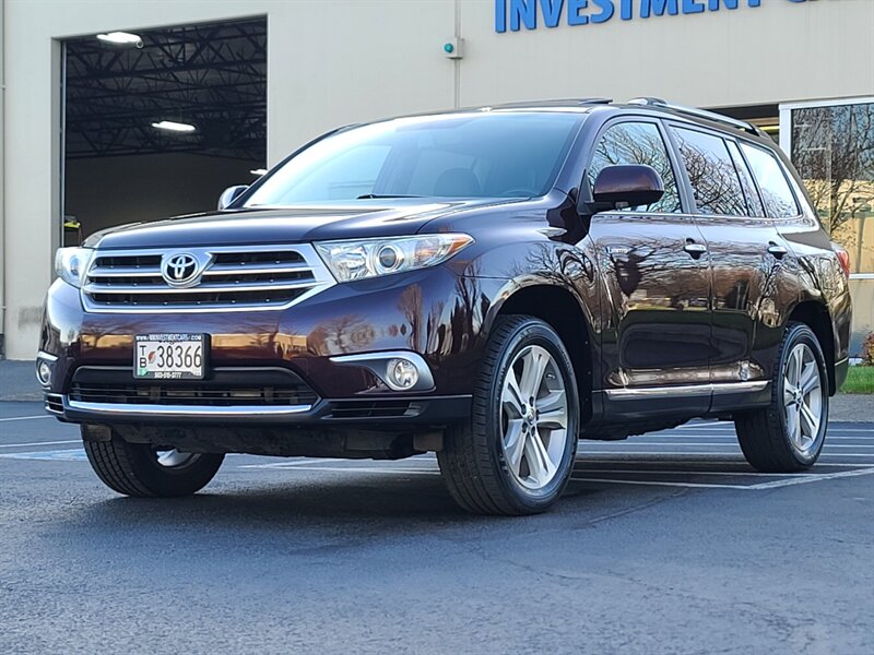 2012 Toyota Highlander Limited  / ALL WHEEL DRIVE / Backup CAM / Sun Roof / Fully Loaded - Photo 1 - Portland, OR 97217