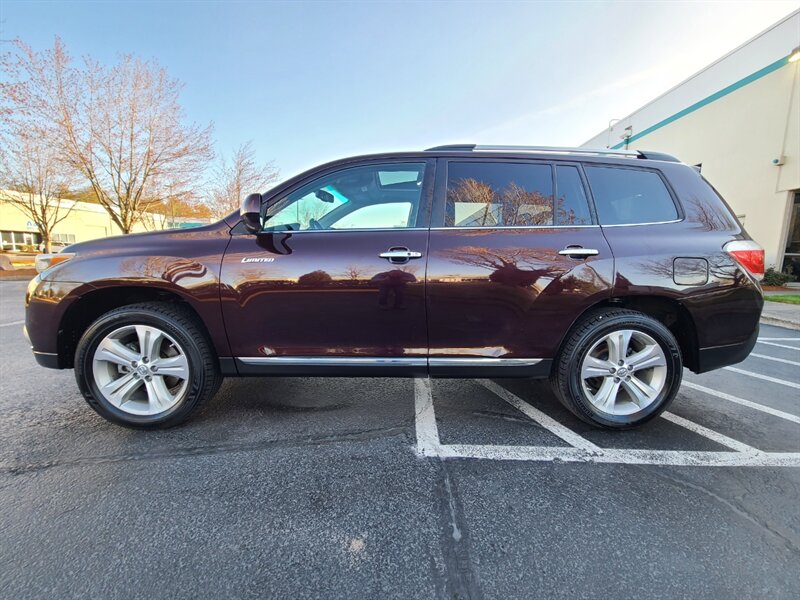 2012 Toyota Highlander Limited  / ALL WHEEL DRIVE / Backup CAM / Sun Roof / Fully Loaded - Photo 3 - Portland, OR 97217