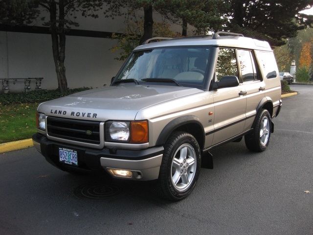 2001 Land Rover Discovery SE 4WD / 2 MoonRoofs / Park Sensors / LOW Miles   - Photo 1 - Portland, OR 97217
