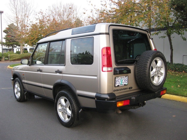 2001 Land Rover Discovery SE 4WD / 2 MoonRoofs / Park Sensors / LOW Miles   - Photo 4 - Portland, OR 97217
