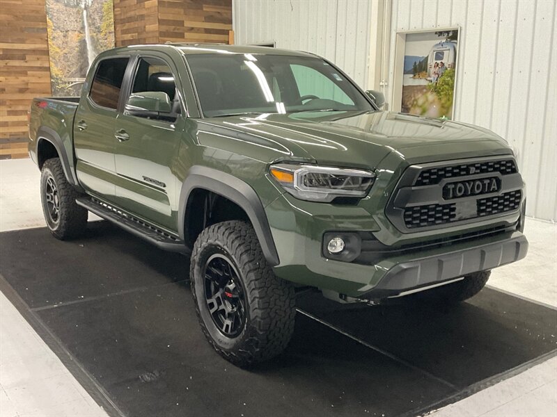 2022 Toyota Tacoma TRD Off-Road Premium 4X4 /Leather/LIFTED/ 5K MILES  / 1-OWNER LOCAL / FULLY LOADED / Leather , Sunroof , Heated Seats / Technology Pkg / CRAWL CONTROL / ONLY 5,000  MILES - Photo 2 - Gladstone, OR 97027