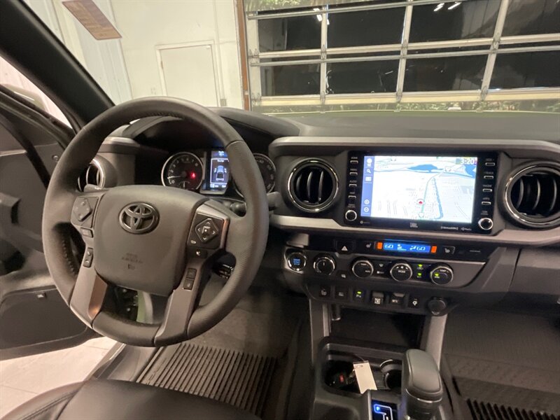 2022 Toyota Tacoma TRD Off-Road Premium 4X4 /Leather/LIFTED/ 5K MILES  / 1-OWNER LOCAL / FULLY LOADED / Leather , Sunroof , Heated Seats / Technology Pkg / CRAWL CONTROL / ONLY 5,000  MILES - Photo 13 - Gladstone, OR 97027