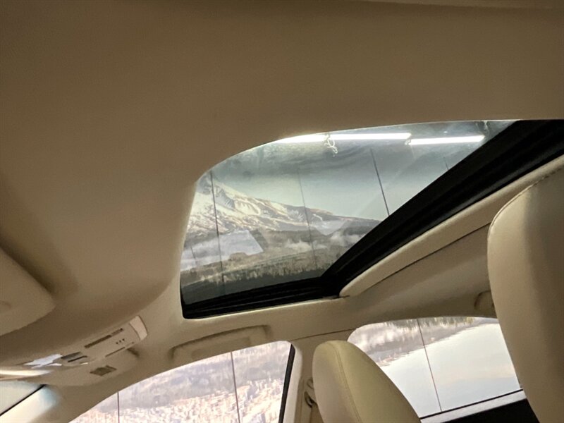 2014 Lexus ES 350 Luxury Pkg / 3.5L V6 / Heated & Cooled Leather  Navigation & Backup Camera / Blind Spot Alert / BRAND NEW TIRES / SHARP & CLEAN !!! - Photo 20 - Gladstone, OR 97027
