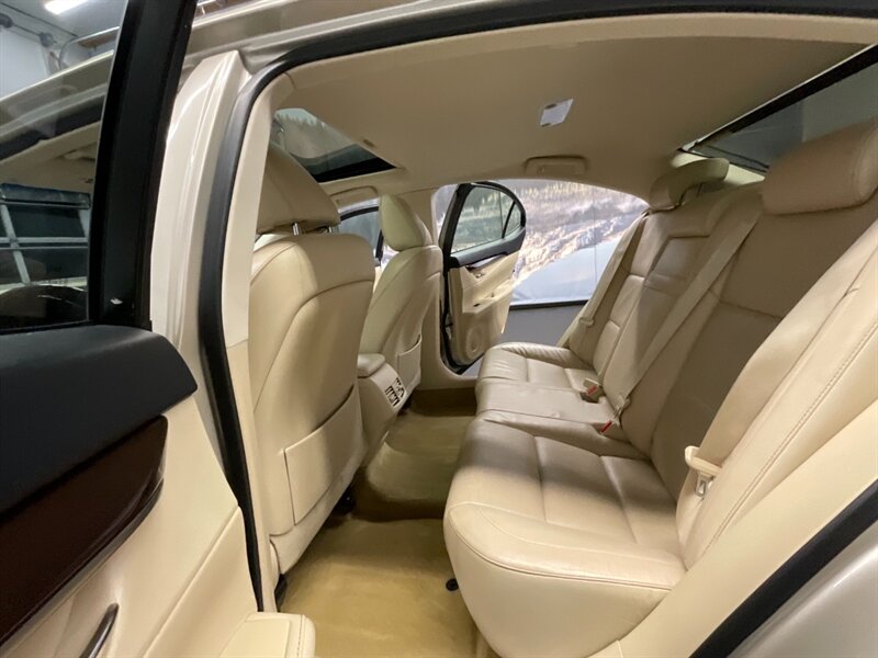 2014 Lexus ES 350 Luxury Pkg / 3.5L V6 / Heated & Cooled Leather  Navigation & Backup Camera / Blind Spot Alert / BRAND NEW TIRES / SHARP & CLEAN !!! - Photo 12 - Gladstone, OR 97027