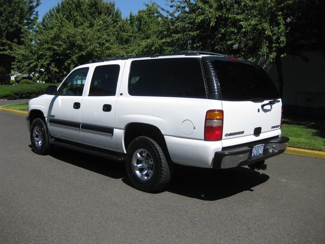2000 Chevrolet Suburban 1500 XL 4X4   - Photo 4 - Portland, OR 97217