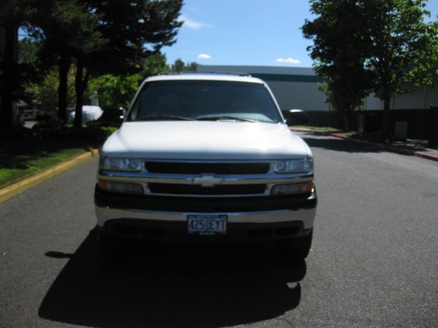 2000 Chevrolet Suburban 1500 XL 4X4   - Photo 2 - Portland, OR 97217