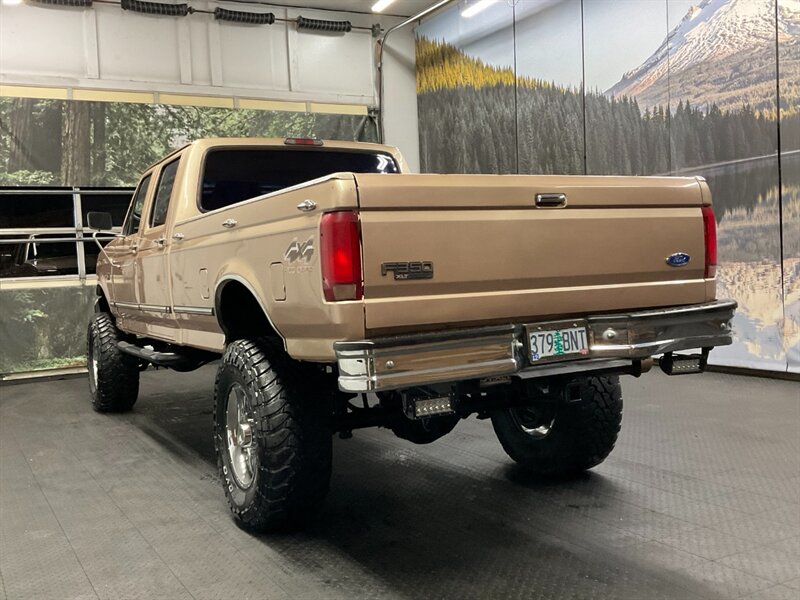 1997 Ford F-350 XLT Crew Cab 4X4 / 7.5L V8 /LIFTED w/ 37 " MUD TIRE  LOCAL OREGON TRUCK / RUST FREE / LIFTED / ONLY 148,000 MILES - Photo 7 - Gladstone, OR 97027