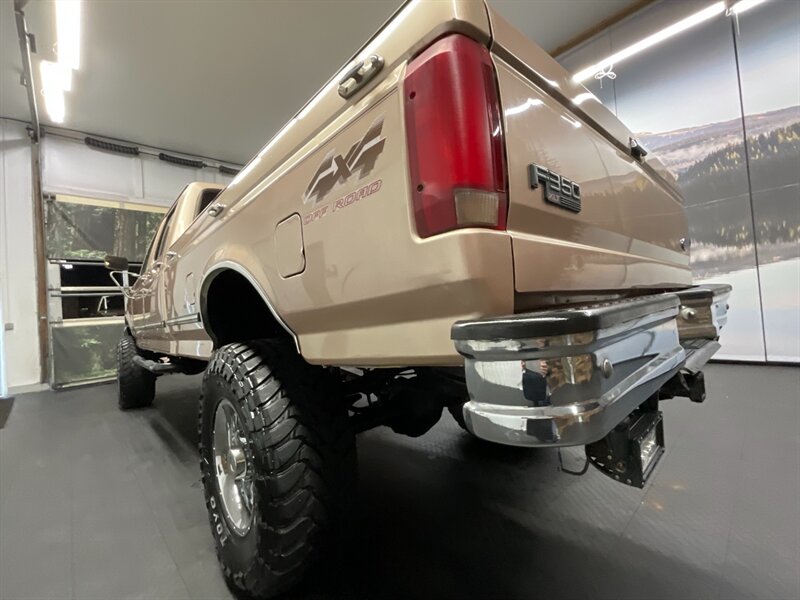 1997 Ford F-350 XLT Crew Cab 4X4 / 7.5L V8 /LIFTED w/ 37 " MUD TIRE  LOCAL OREGON TRUCK / RUST FREE / LIFTED / ONLY 148,000 MILES - Photo 12 - Gladstone, OR 97027