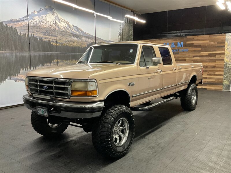 1997 Ford F-350 XLT Crew Cab 4X4 / 7.5L V8 /LIFTED w/ 37 " MUD TIRE  LOCAL OREGON TRUCK / RUST FREE / LIFTED / ONLY 148,000 MILES - Photo 1 - Gladstone, OR 97027