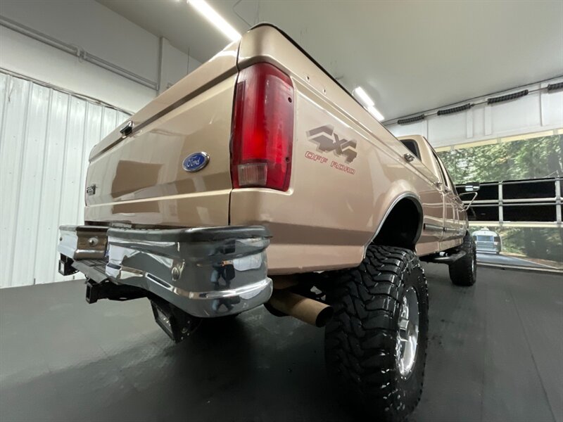1997 Ford F-350 XLT Crew Cab 4X4 / 7.5L V8 /LIFTED w/ 37 " MUD TIRE  LOCAL OREGON TRUCK / RUST FREE / LIFTED / ONLY 148,000 MILES - Photo 11 - Gladstone, OR 97027
