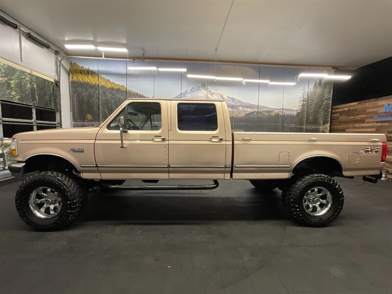 1997 Ford F-350 XLT Crew Cab 4X4 / 7.5L V8 /LIFTED w/ 37 " MUD TIRE  LOCAL OREGON TRUCK / RUST FREE / LIFTED / ONLY 148,000 MILES - Photo 3 - Gladstone, OR 97027