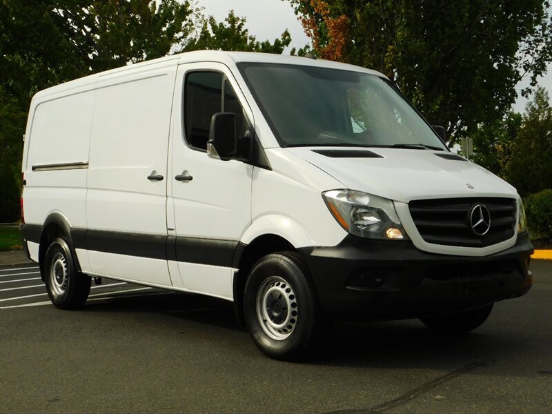 2015 Mercedes-Benz Sprinter 2500 Cargo Van 2.1L 4Cyl DIESEL / Only 34,000 MILE   - Photo 2 - Portland, OR 97217