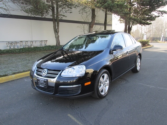2008 Volkswagen Jetta SEL 5Cyl / Heated Leather Seats / Moon Roof   - Photo 1 - Portland, OR 97217