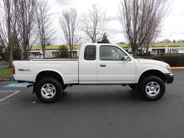 1999 Toyota Tacoma Limited 2dr / 4X4 / 5-SPEED Manual / Sunroof   - Photo 4 - Portland, OR 97217