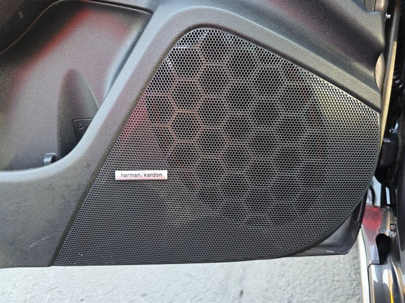 2022 Subaru Impreza Sport AWD / Eye Sight / Sunroof / 1-OWNER / All Wheel Drive / Adaptive Cruise / Blind Spot / Lane Departure - Photo 38 - Portland, OR 97217