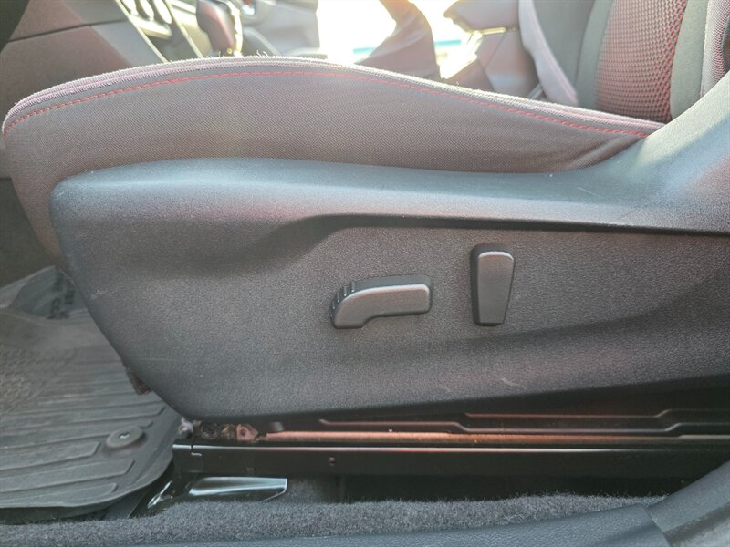 2022 Subaru Impreza Sport AWD / Eye Sight / Sunroof / 1-OWNER / All Wheel Drive / Adaptive Cruise / Blind Spot / Lane Departure - Photo 43 - Portland, OR 97217