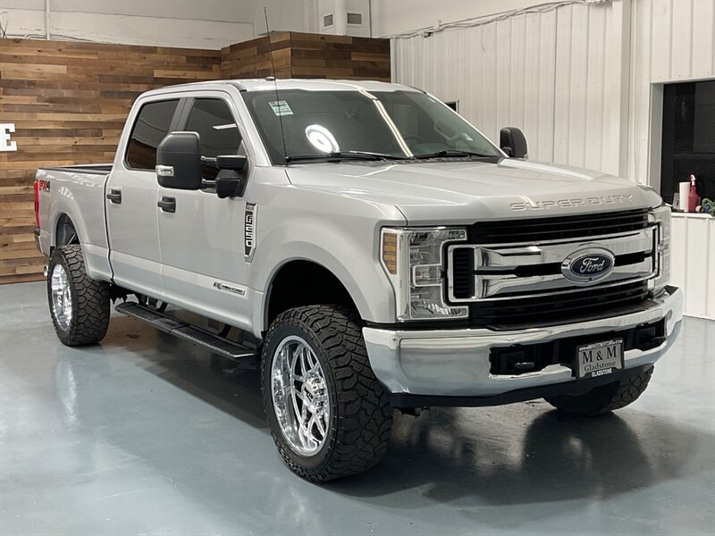2019 Ford F-250 FX4 / Crew Cab 4X4 / 6.7L DIESEL / LIFTED LIFTED  / Backup Camera - Photo 2 - Gladstone, OR 97027