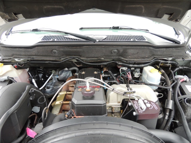 2006 Dodge Ram 2500 4X4 / 6-SPEED / H.O 5.9 L CUMMINS DIESEL / LIFTED - Photo 40 - Portland, OR 97217