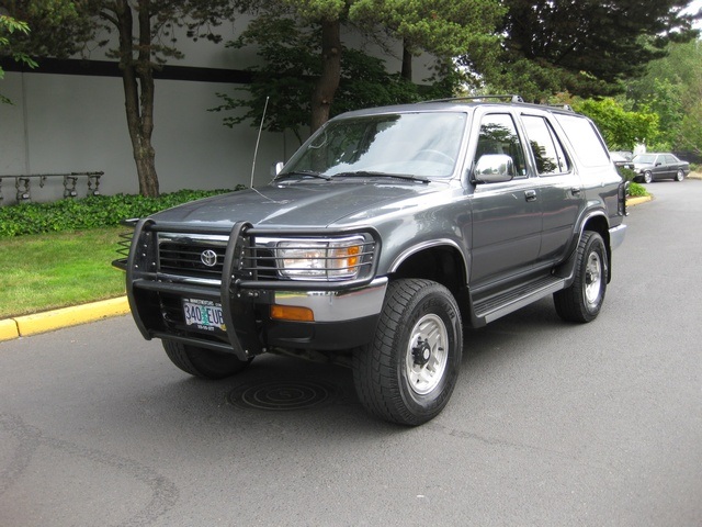 1995 Toyota 4Runner SR5 V6 4X4 AUTO / MOON ROOF / BRUSH GUARD   - Photo 1 - Portland, OR 97217