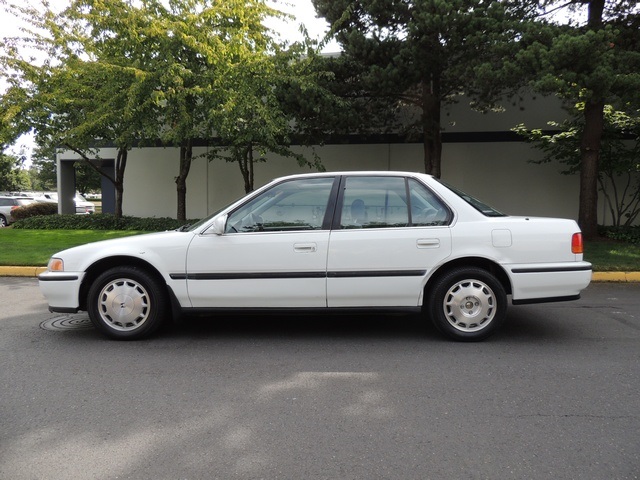 1992 Honda Accord EX 4-Door / 4-Cyl / Automatic / Moon Roof   - Photo 3 - Portland, OR 97217