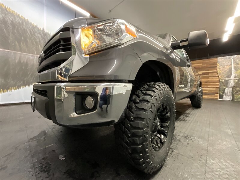 2014 Toyota Tundra SR5 4X4 / 5.7L / LONG BED / LIFTED 1-OWNER  NEW LIFT , WHEELS , TIRES / LONG BED / SUPER CLEAN - Photo 9 - Gladstone, OR 97027