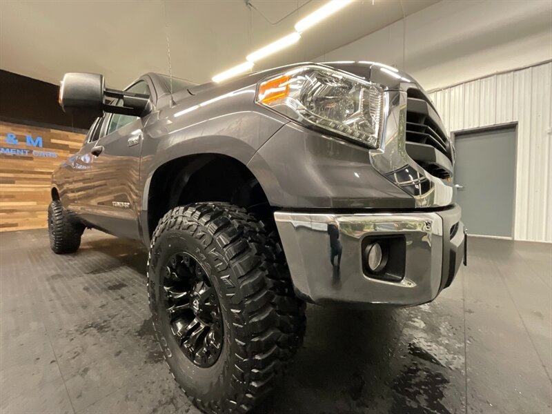 2014 Toyota Tundra SR5 4X4 / 5.7L / LONG BED / LIFTED 1-OWNER  NEW LIFT , WHEELS , TIRES / LONG BED / SUPER CLEAN - Photo 10 - Gladstone, OR 97027
