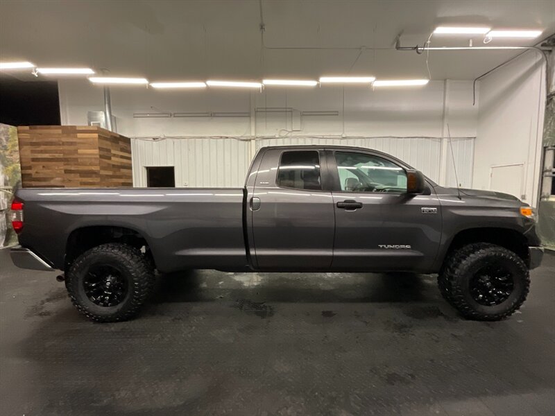 2014 Toyota Tundra SR5 4X4 / 5.7L / LONG BED / LIFTED 1-OWNER  NEW LIFT , WHEELS , TIRES / LONG BED / SUPER CLEAN - Photo 4 - Gladstone, OR 97027