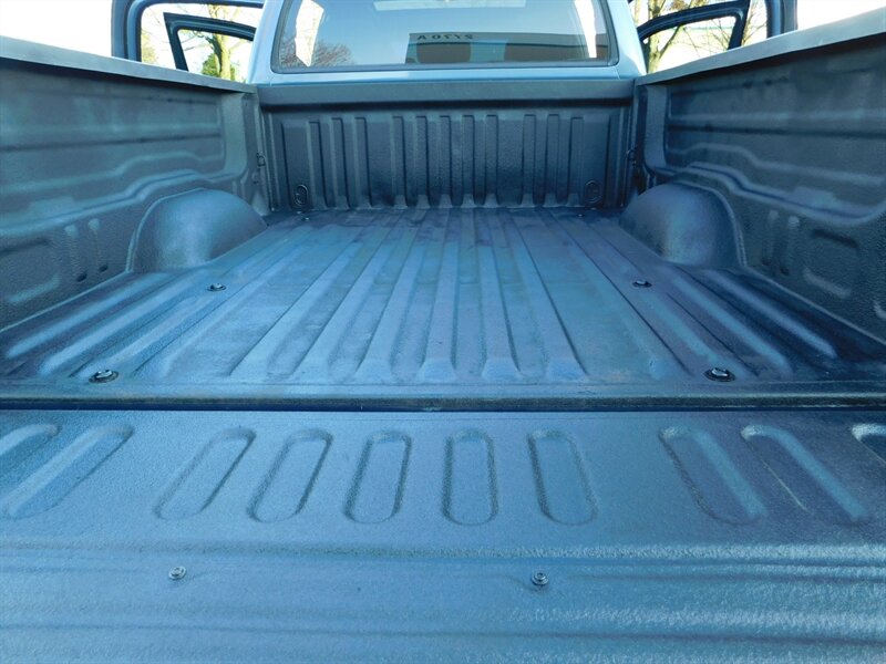 2006 Toyota Tundra SR5 Double Cab 4X4 / 1-OWNER / LIFTED / LOW MILES   - Photo 22 - Portland, OR 97217